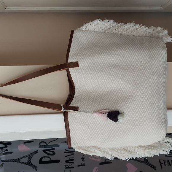 Nalini Handbags - Nalini Off-White Boho Chic Herringbone Chevron Print Fringe Nnit Tassel Tote Bag